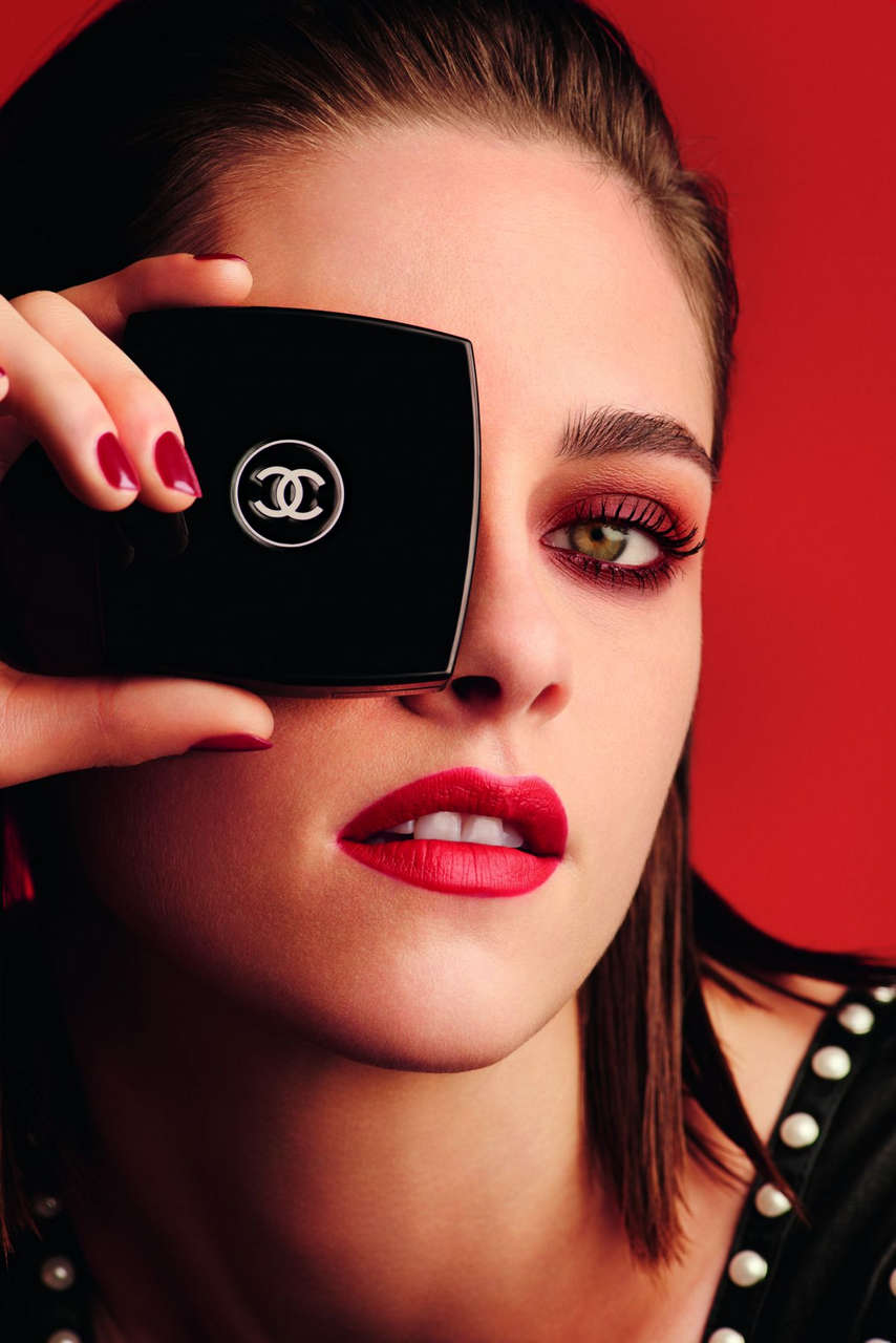 Kirsten Dusnt Chanel Le Rouge Collection Campaign