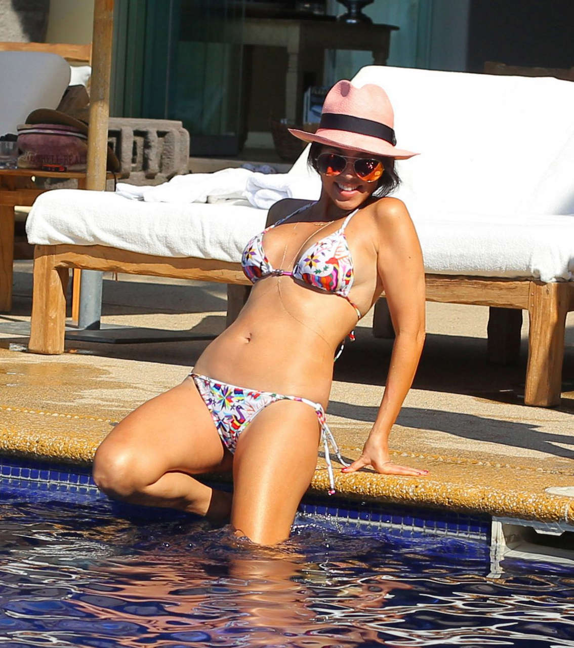 Kourteny Kardashian Bikini Pool With Seal