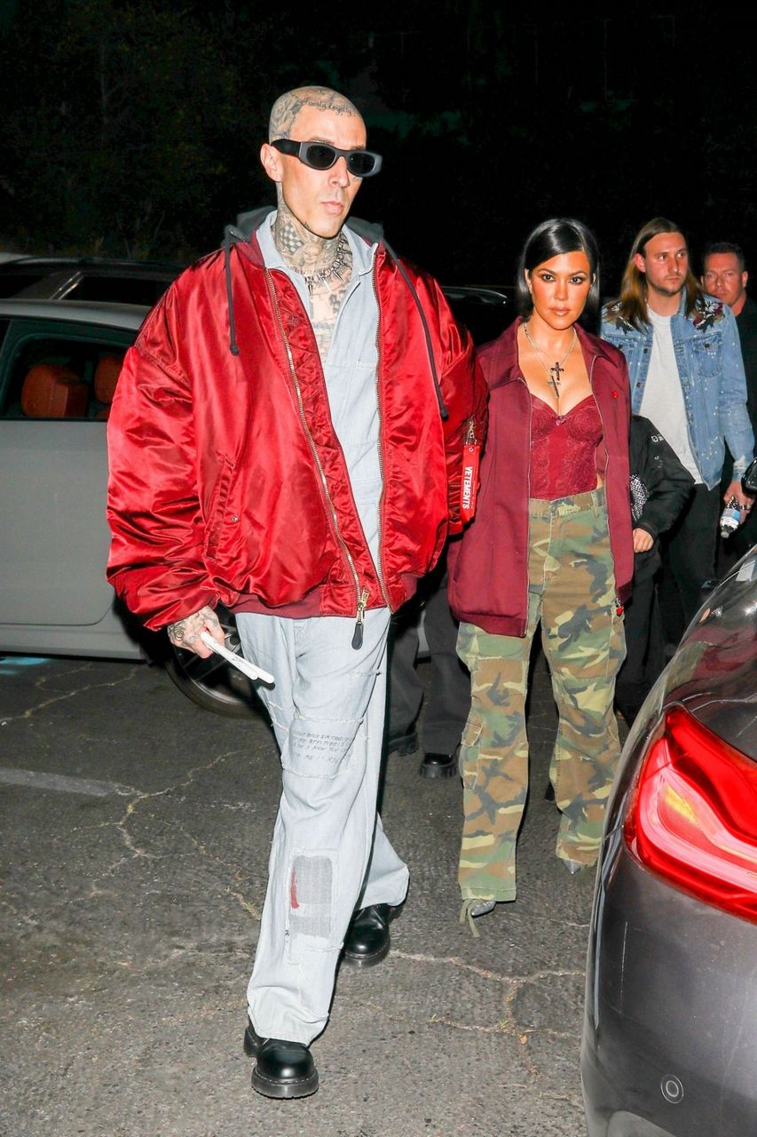 Kourtney Kardashian And Travis Barker Arrives Landon Barker S Performance Roxy West Hollywood