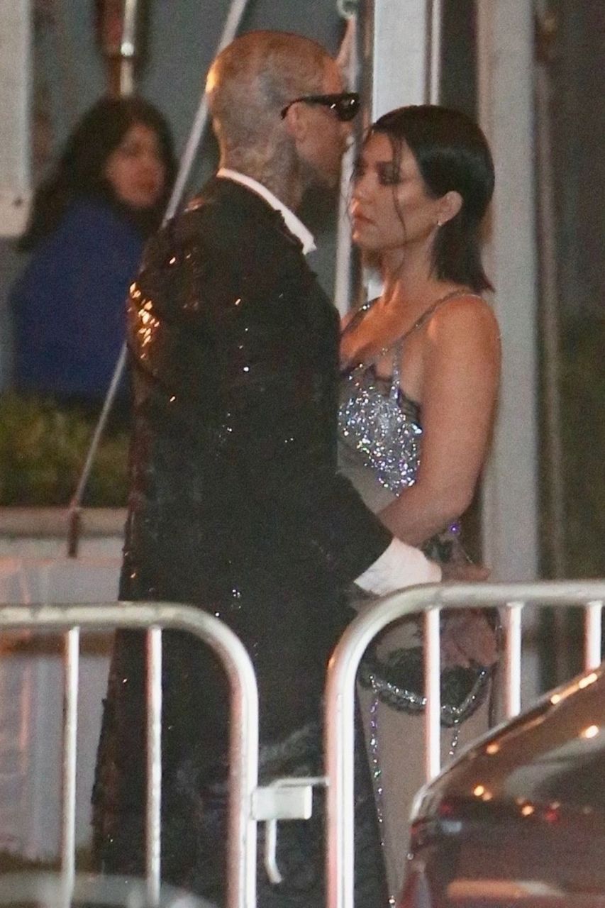 Kourtney Kardashian And Travis Barker Leaves Vanity Fair Oscar Party Beverly Hills