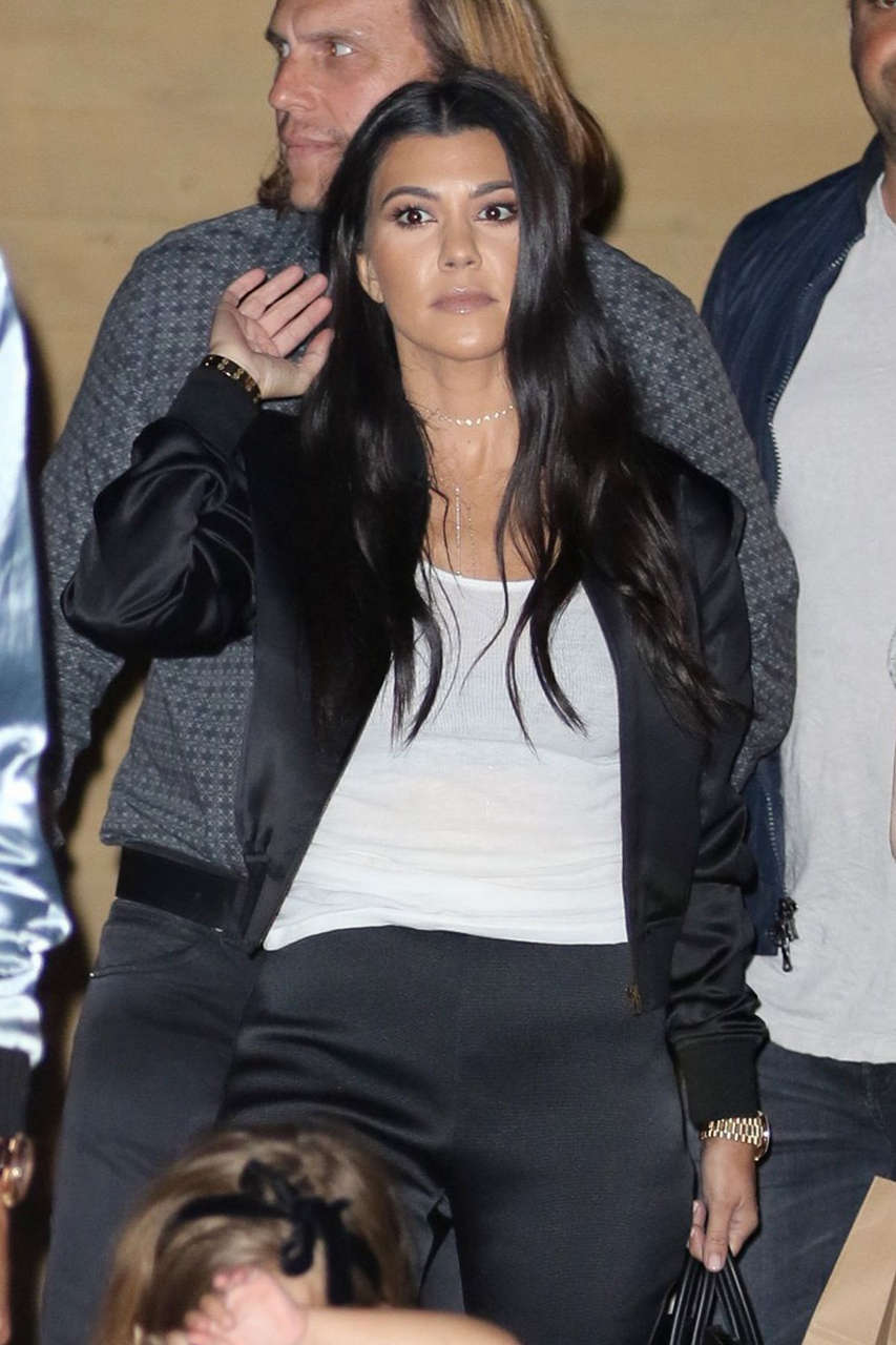 Kourtney Kardashian Leaves Nobu Malibu