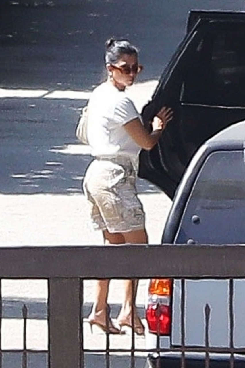 Kourtney Kardashian Out Malibu