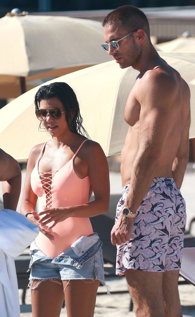 Kourtney Kardashian Sexy