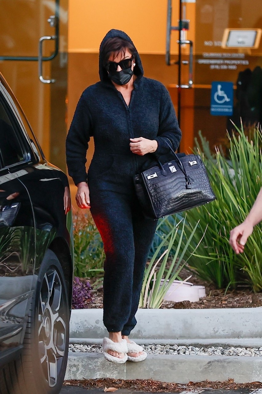 Kris Jenner Leaves Kardashian Family Christmas Photoshoot Calabasas