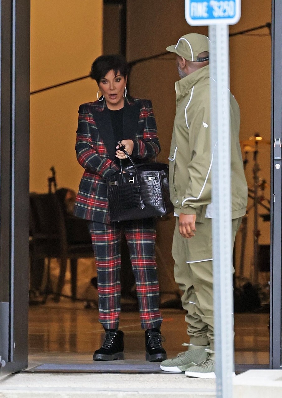 Kris Jenner Out About Los Angeles