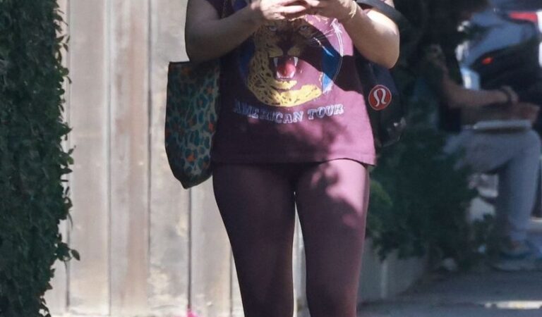 Kristen Bell Heading For Morning Exercise Los Feliz (7 photos)