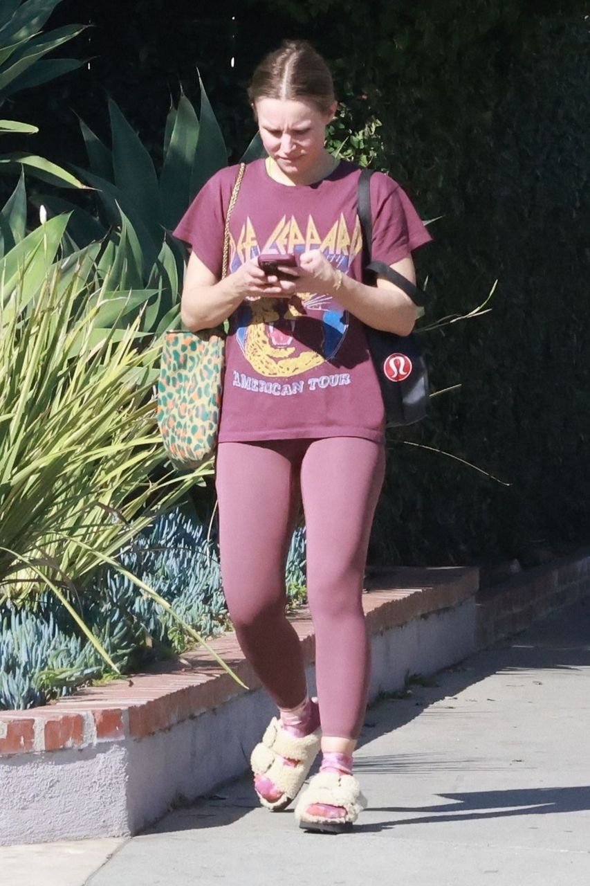 Kristen Bell Heading For Morning Exercise Los Feliz