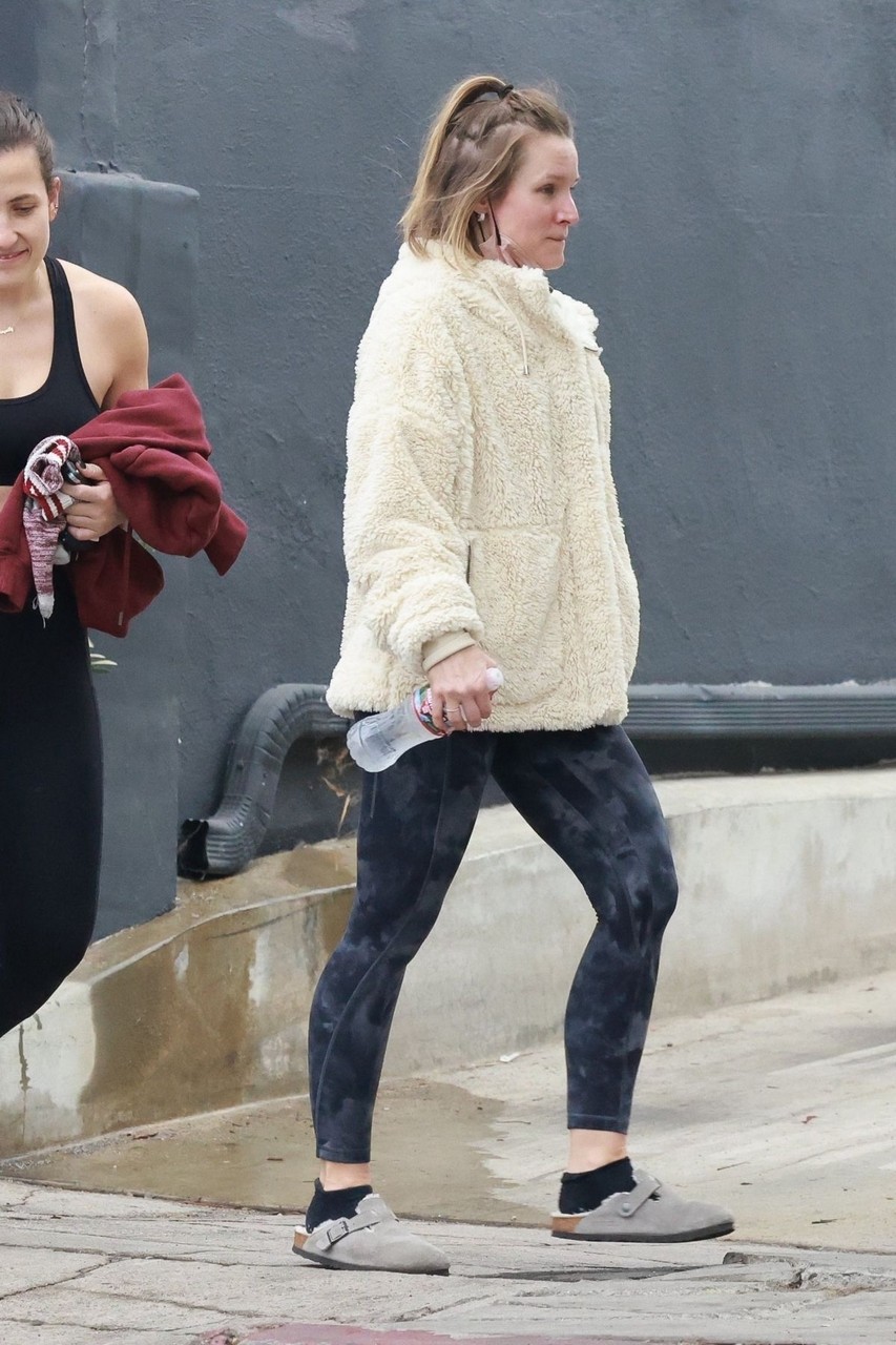 Kristen Bell Heading Morning Yoga Class Los Feliz