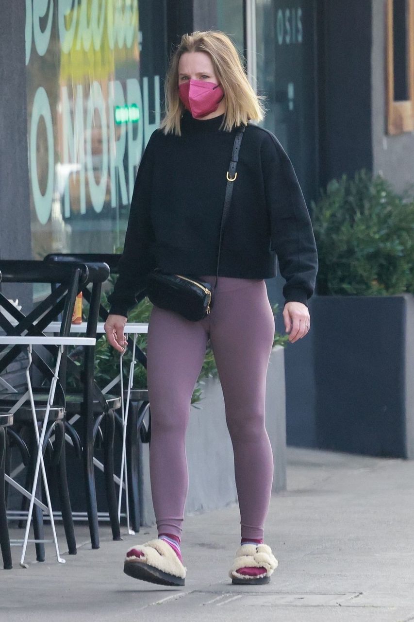 Kristen Bell Heading To Gym Los Feliz