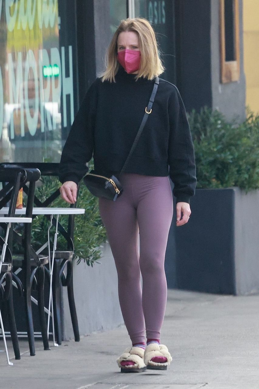 Kristen Bell Heading To Gym Los Feliz