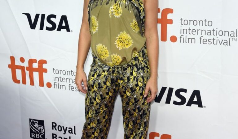 Kristen Bell Judge Premiere Toronto (10 photos)