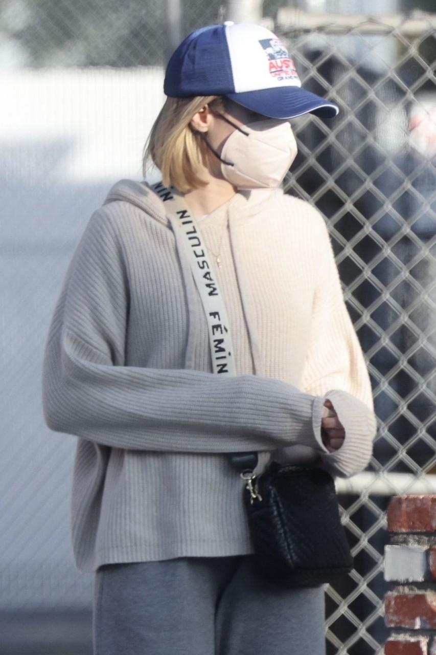 Kristen Bell Out About Los Angeles