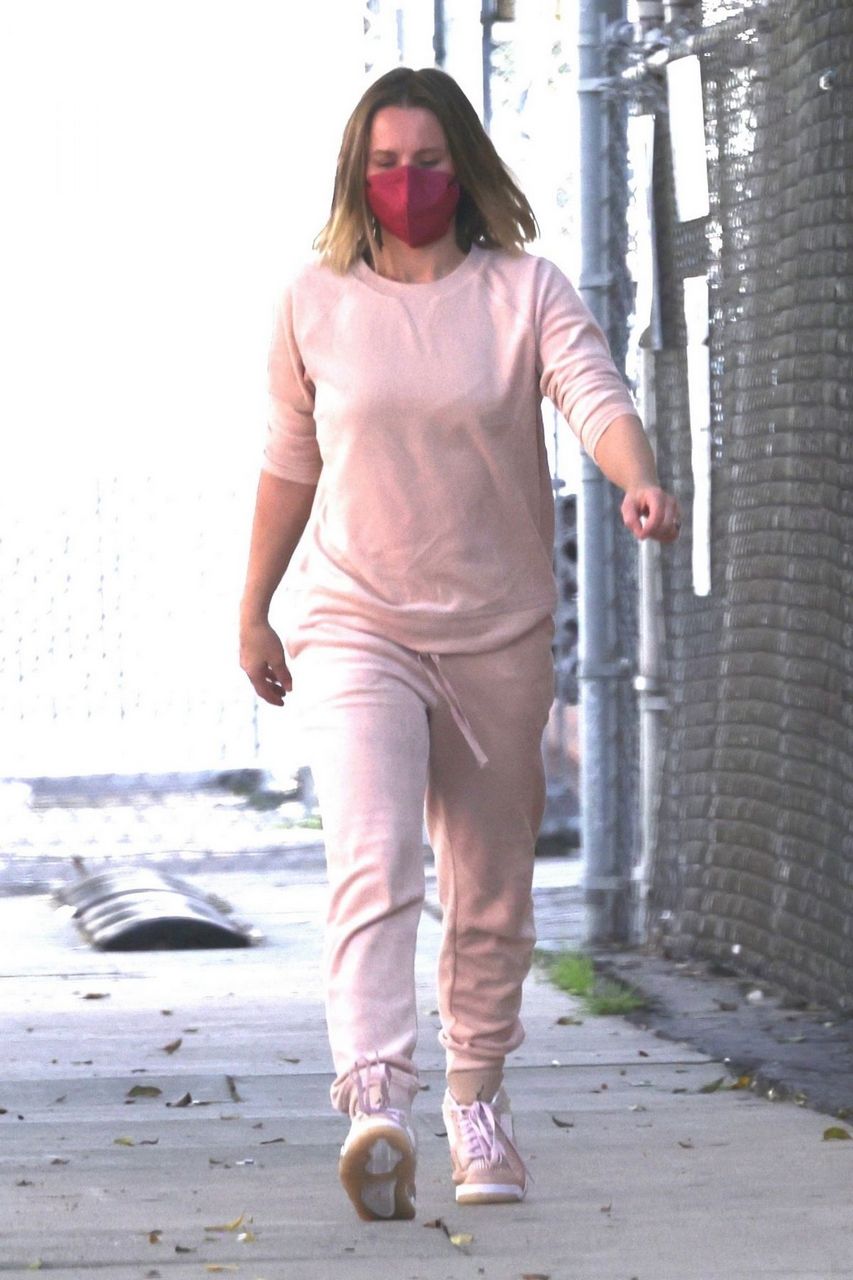 Kristen Bell Out For Walk Los Feliz