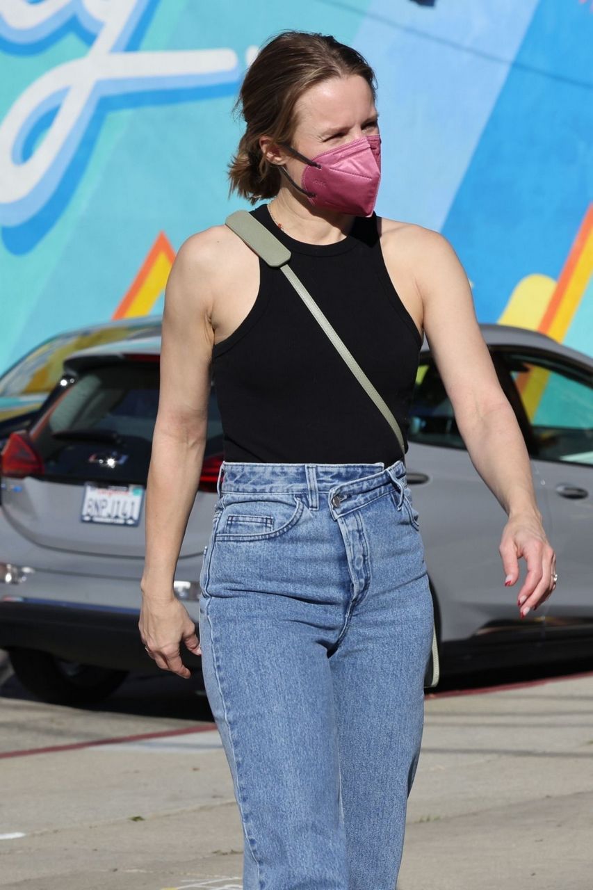 Kristen Bell Tank Top And Denim Out Los Angeles