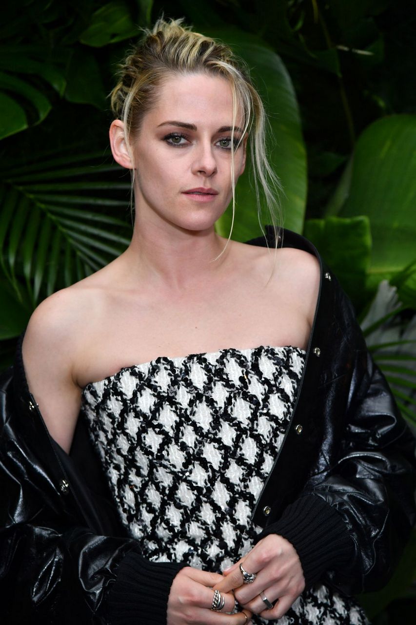Kristen Stewart And Dylan Meyer Chanel Pre Oscars Party Beverly Hills