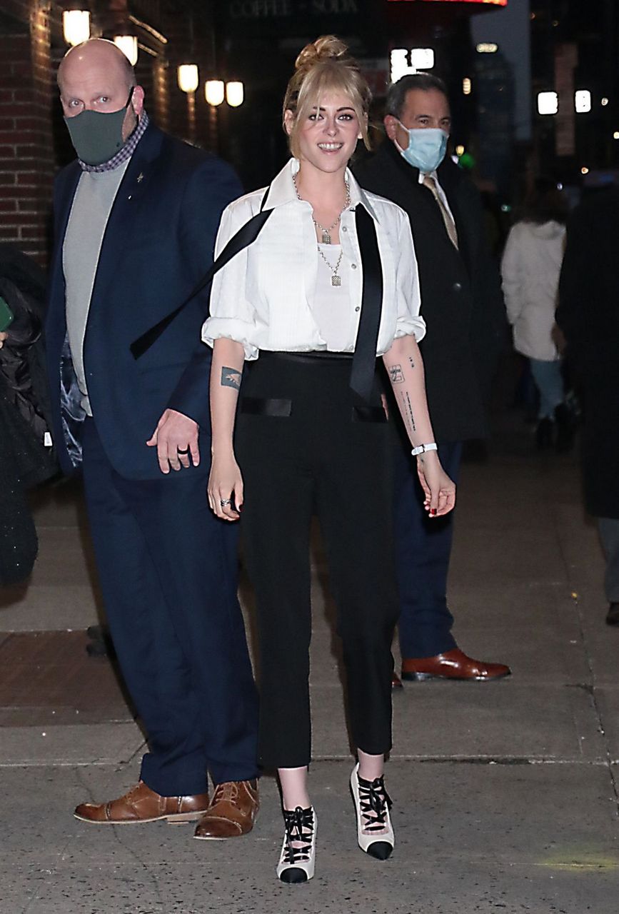 Kristen Stewart Arrives Late Show With Stephen Colbert New York