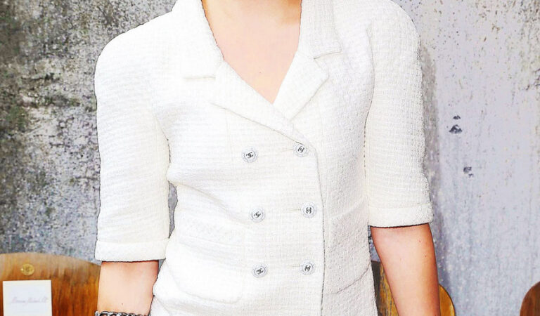 Kristen Stewart At The Chanel Haute Couture (2 photos)