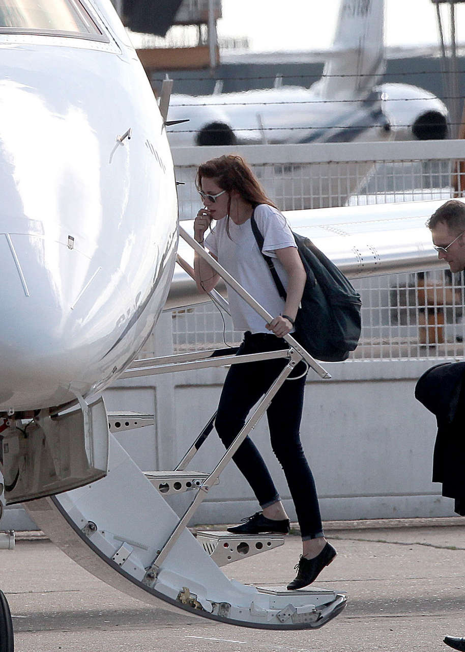 Kristen Stewart Boarding Plane Le Bourget Airport Paris
