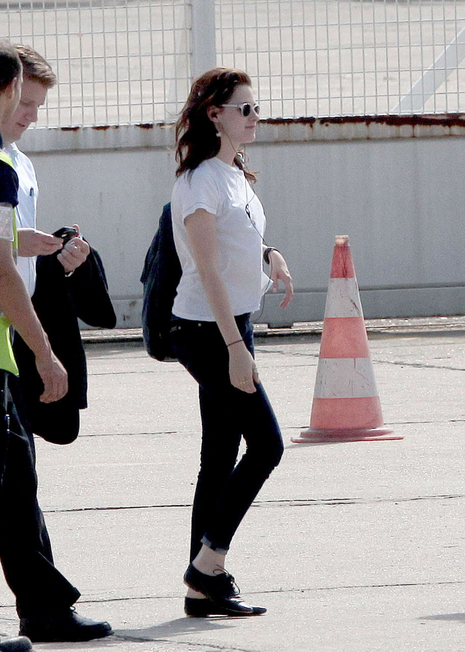 Kristen Stewart Boarding Plane Le Bourget Airport Paris