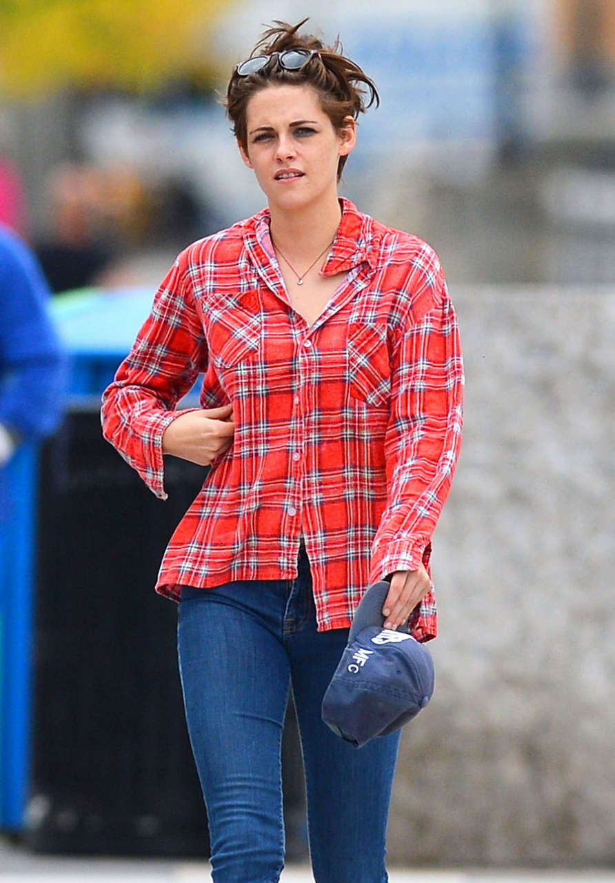 Kristen Stewart Jeans Out About New York