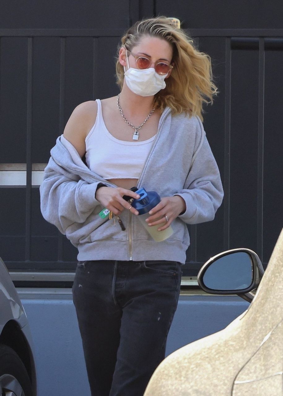 Kristen Stewart Leaves Hair Salon Beverly Hills