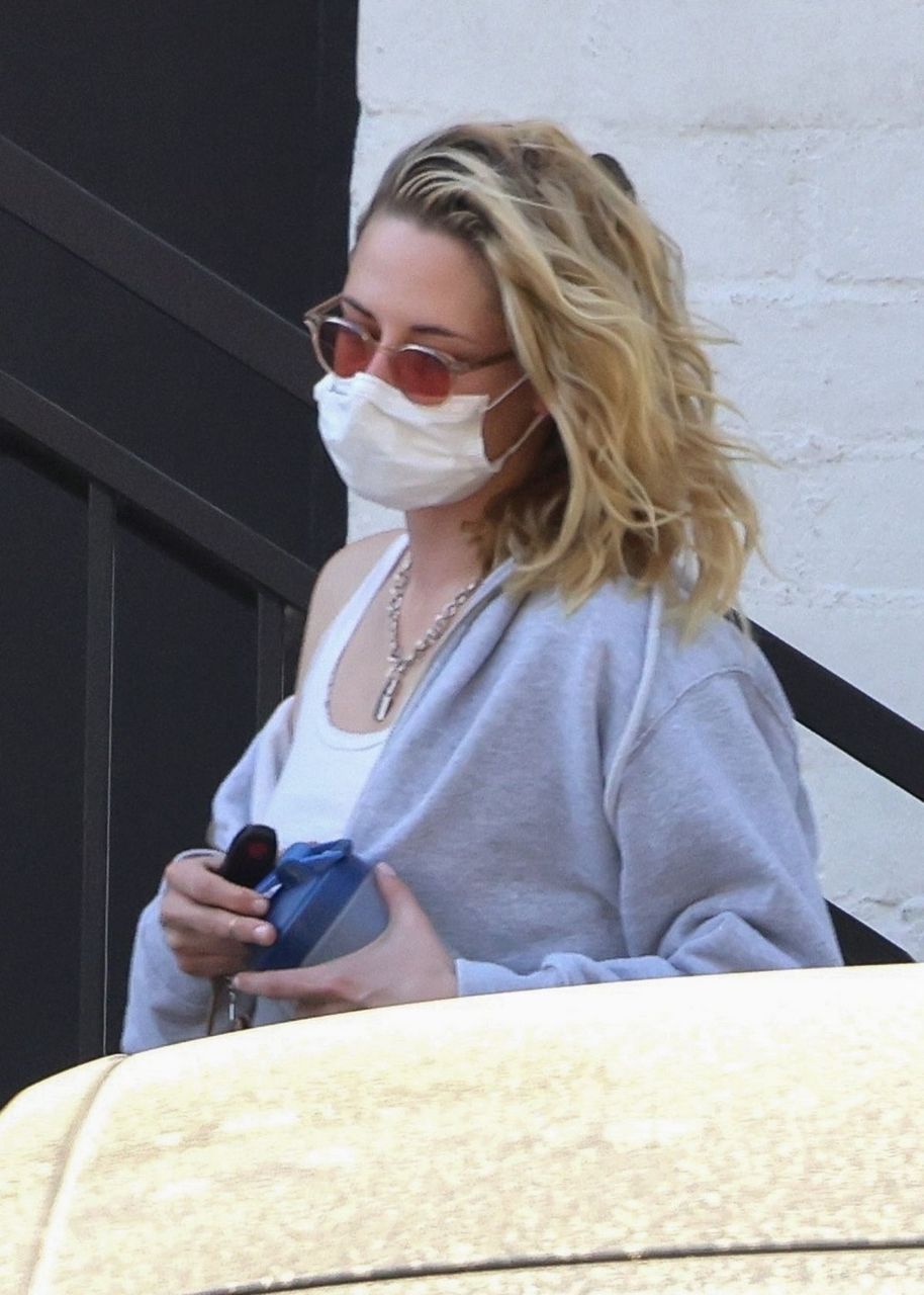 Kristen Stewart Leaves Hair Salon Beverly Hills
