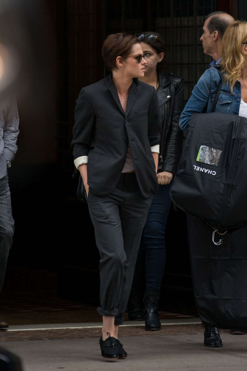 Kristen Stewart Leaves Her Hotel New York