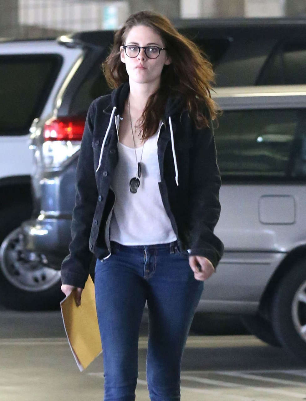 Kristen Stewart Out About Los Angeles