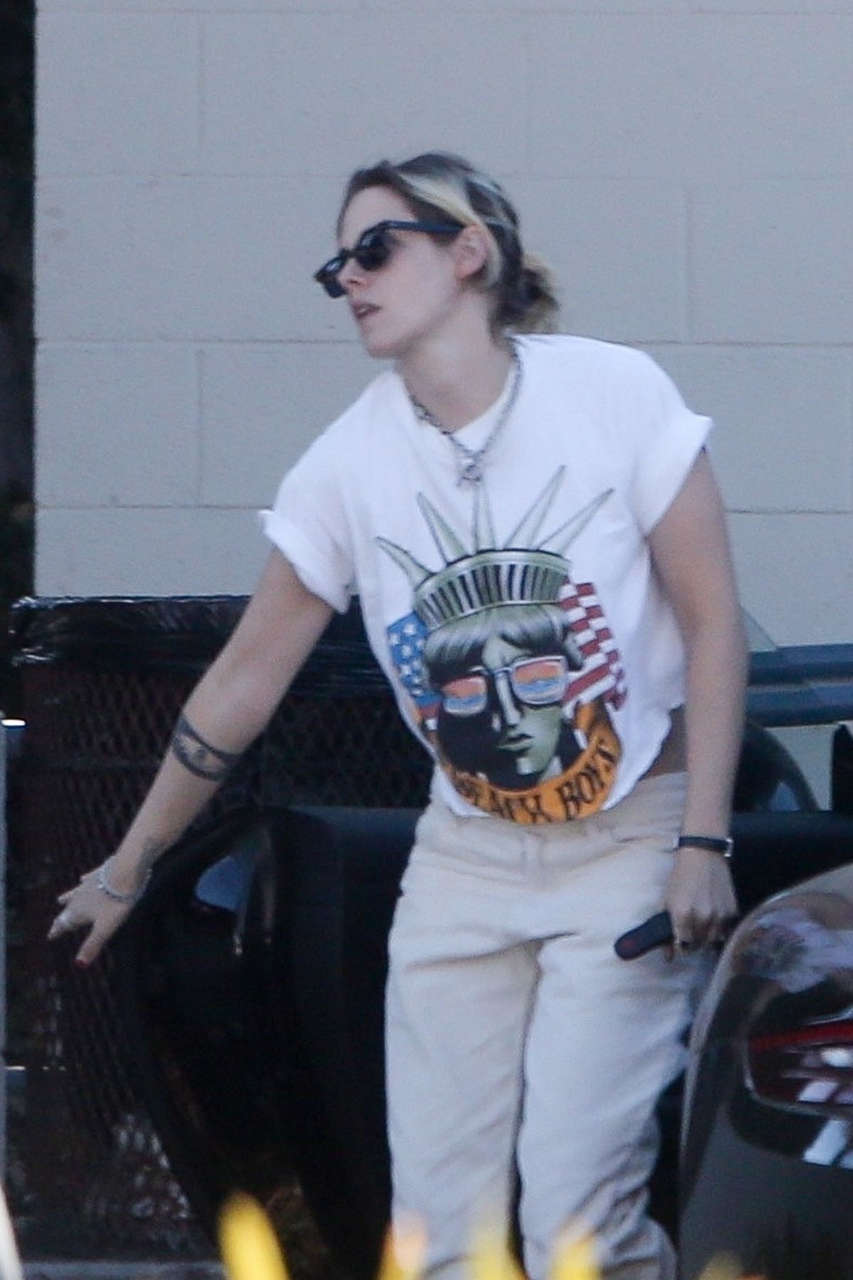 Kristen Stewart Out About Los Feliz