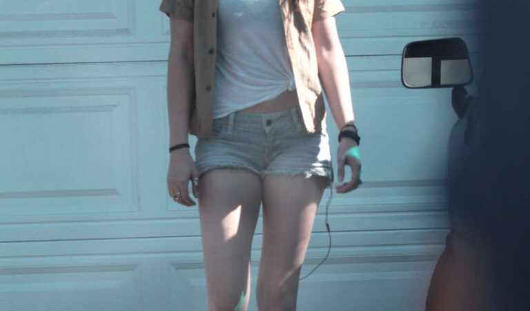 Kristen Stewart Short Shorts Leaving House Los Angeles (18 photos)