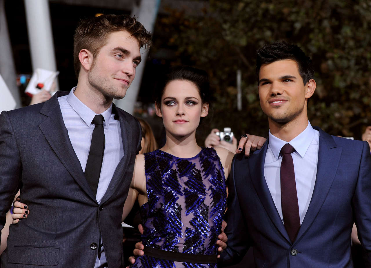 Kristen Stewart Twilight Saga Breaking Dawn Part 1 Premiere Los Angeles