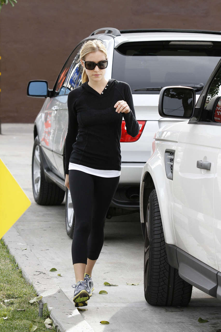 Kristin Cavallari Spandex Out About Hollywood