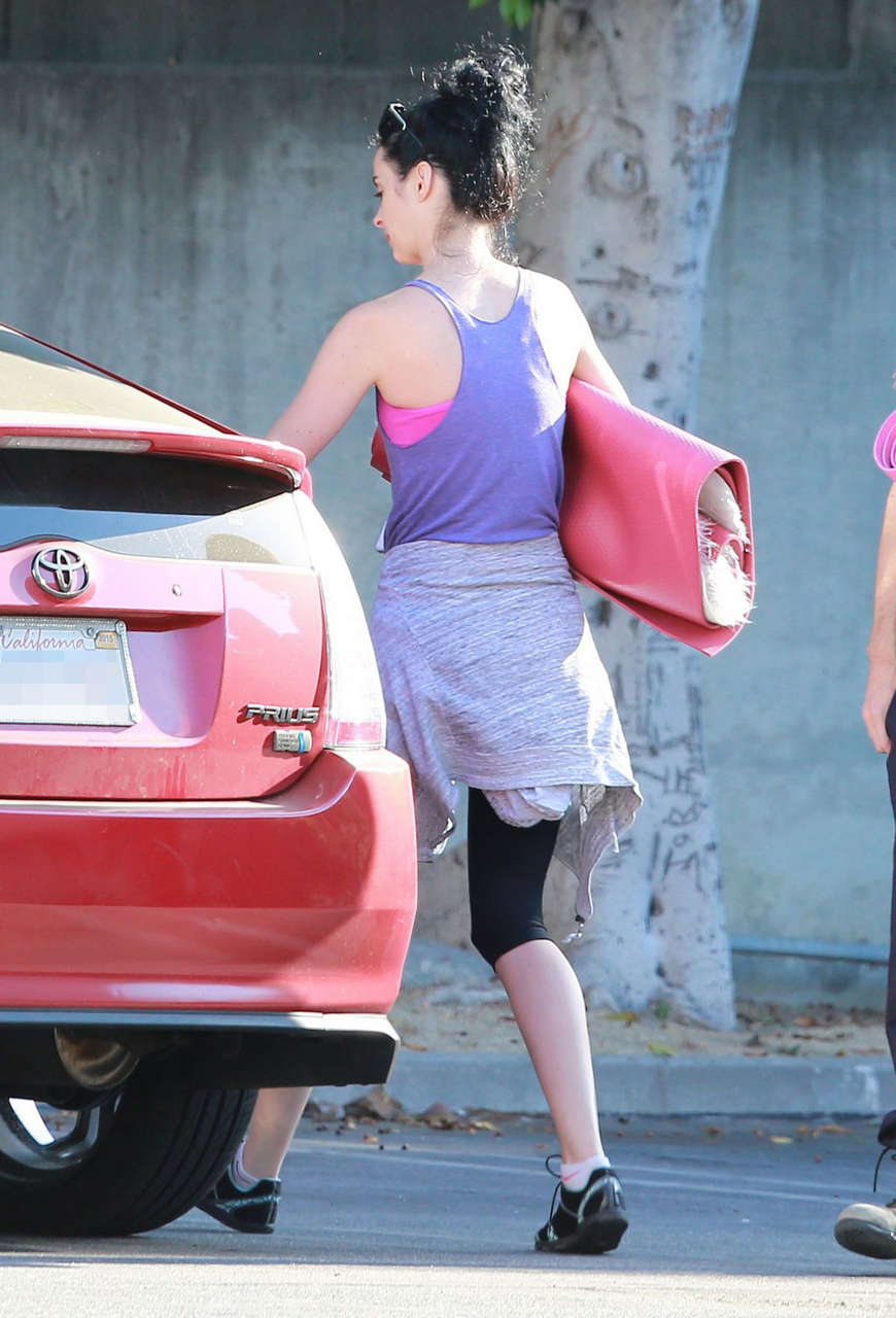 Krysten Ritter Heading Yoga Class West Hollywood