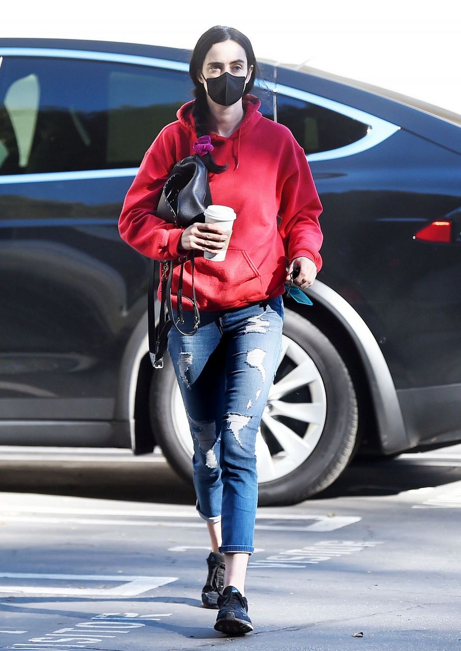 Krysten Ritter Out For Coffee Starbucks Los Angeles
