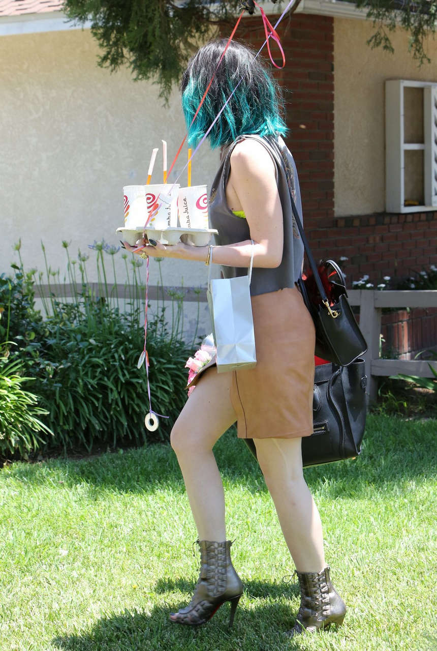 Kylie Jenner Out About Los Angeles