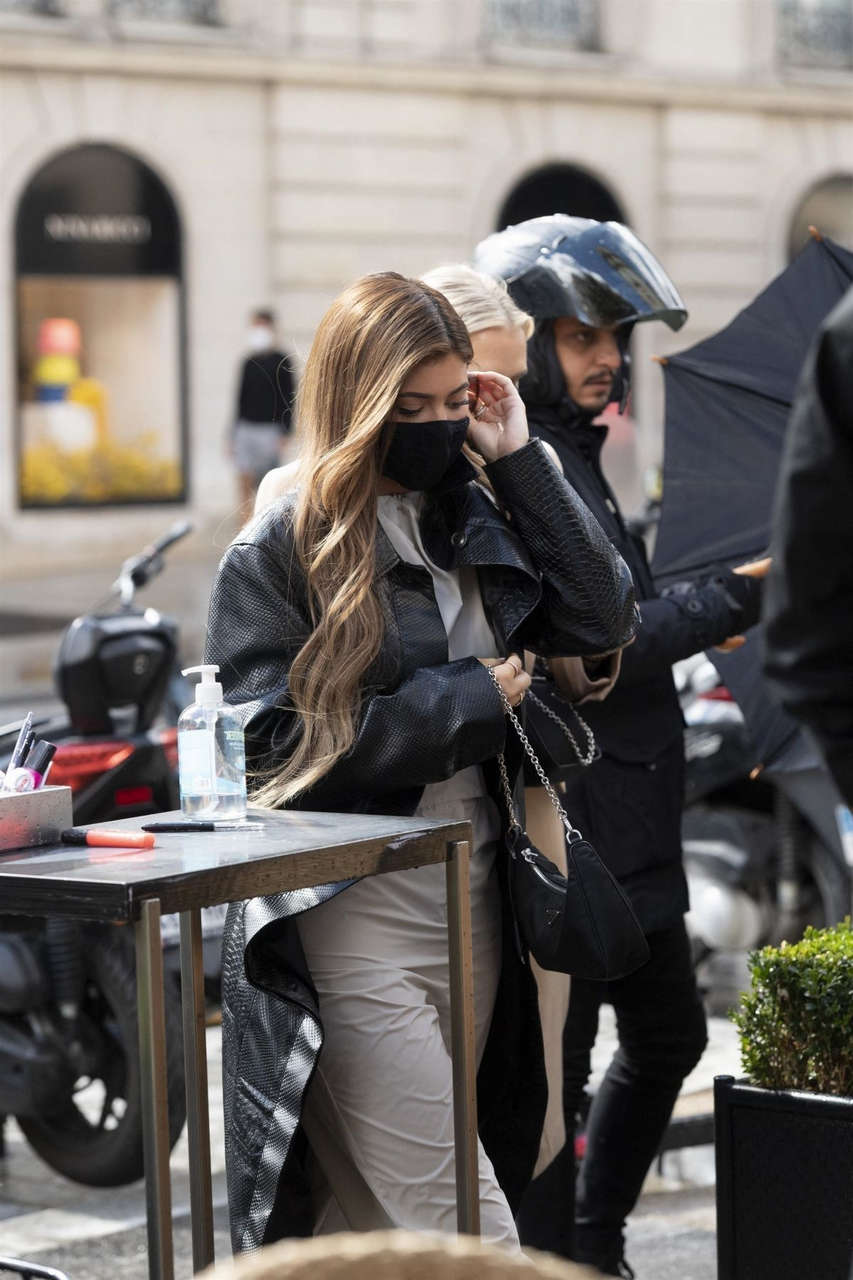 Kylie Jenner Out For Lunch Paris