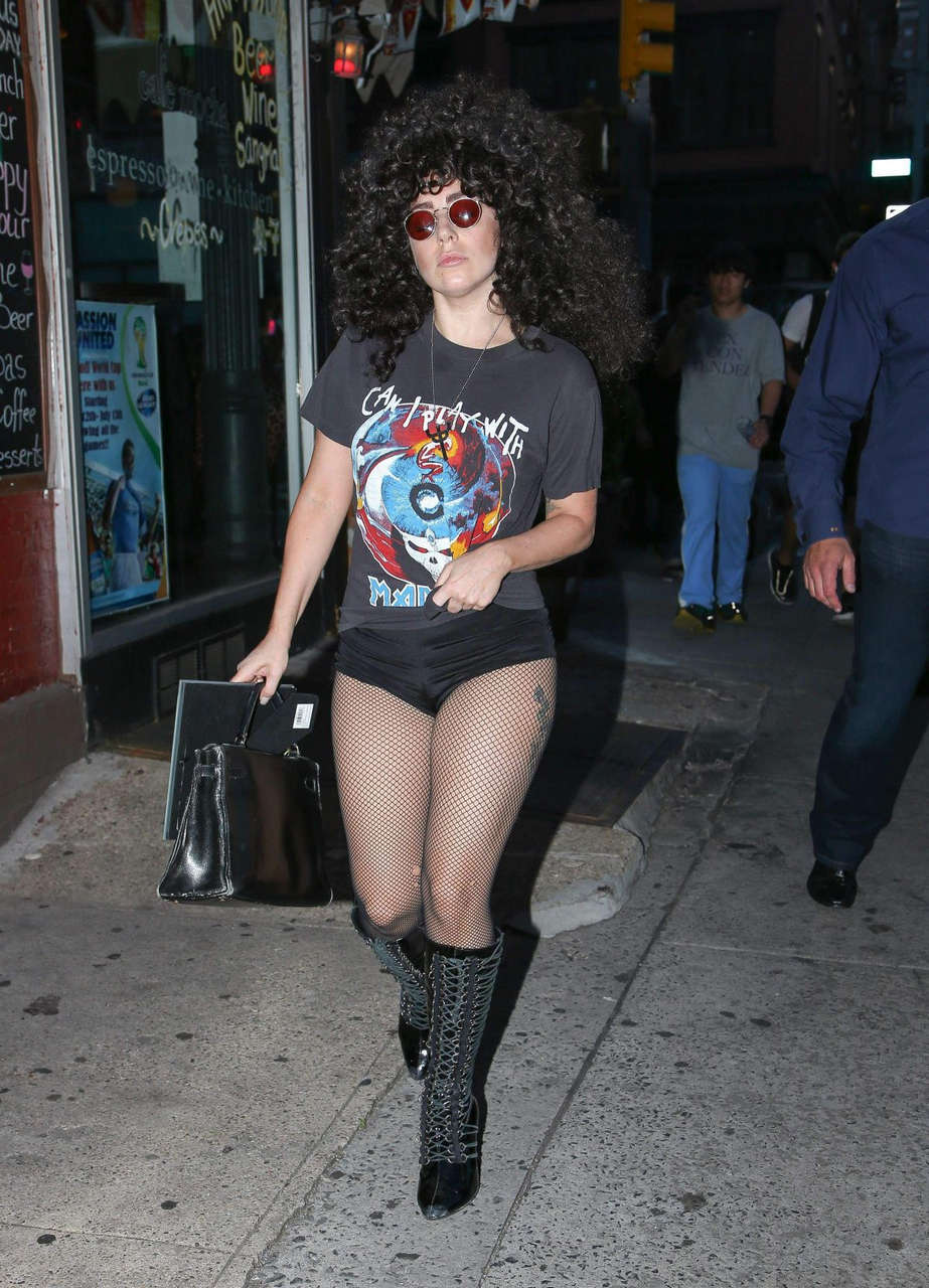 Lady Gaga Arrives Tattoo Parlor New York