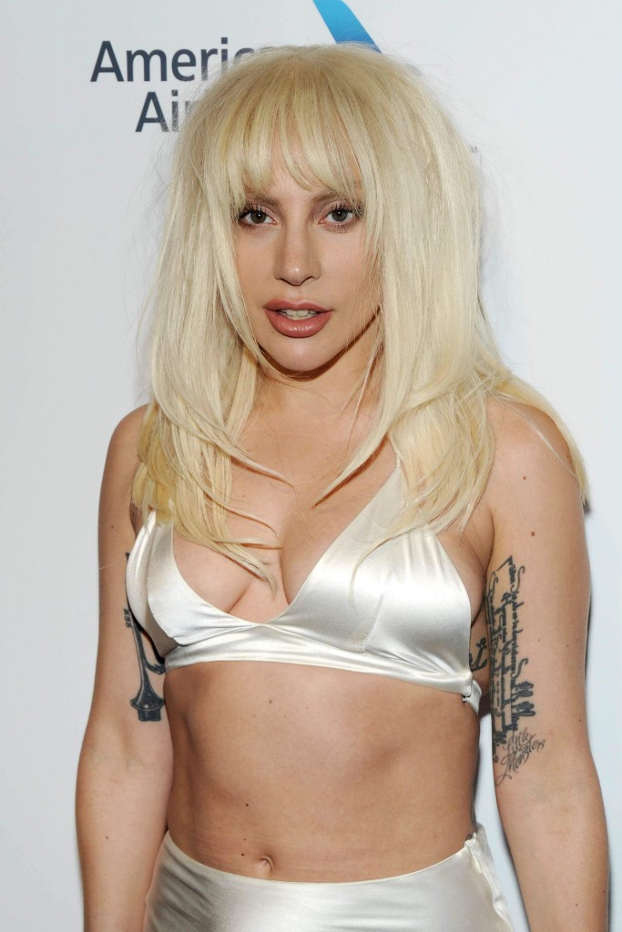 Lady Gaga Cleavage