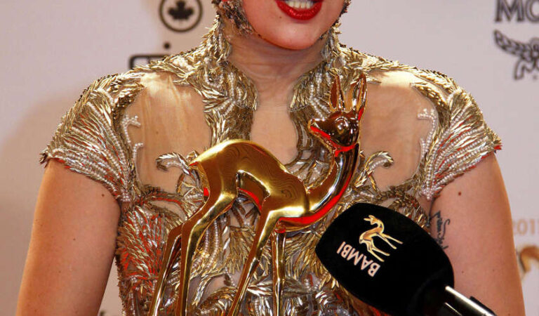 Lady Gaga Gold Alexander Mcqueen 2011 Bambi Awards Wiesbaden Germany (13 photos)