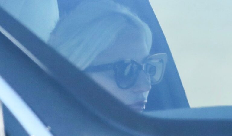Lady Gaga Out Driving To Studio Hollywood (4 photos)