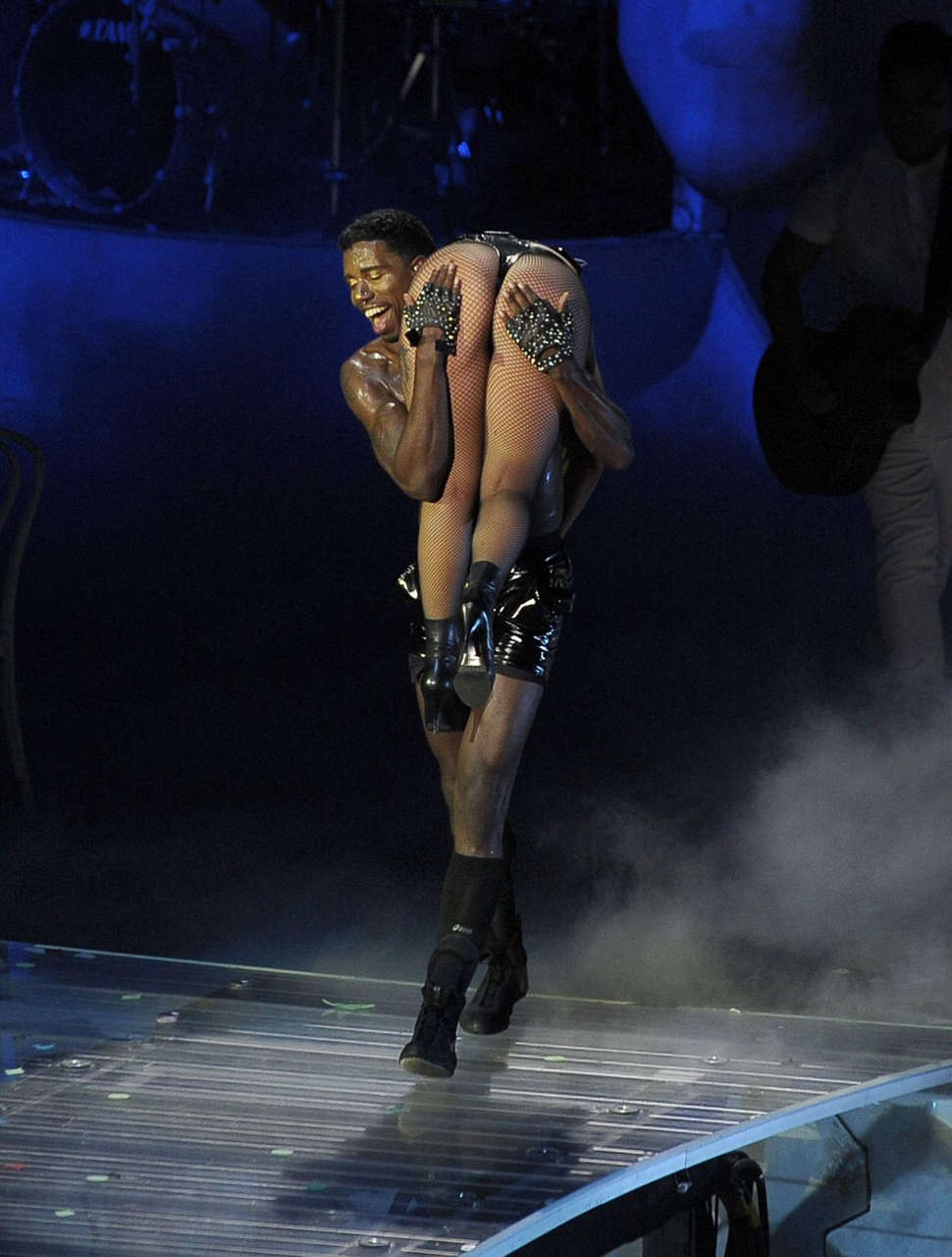 Lady Gaga Performs Artrave Artpop Ball Tour Amsterdam
