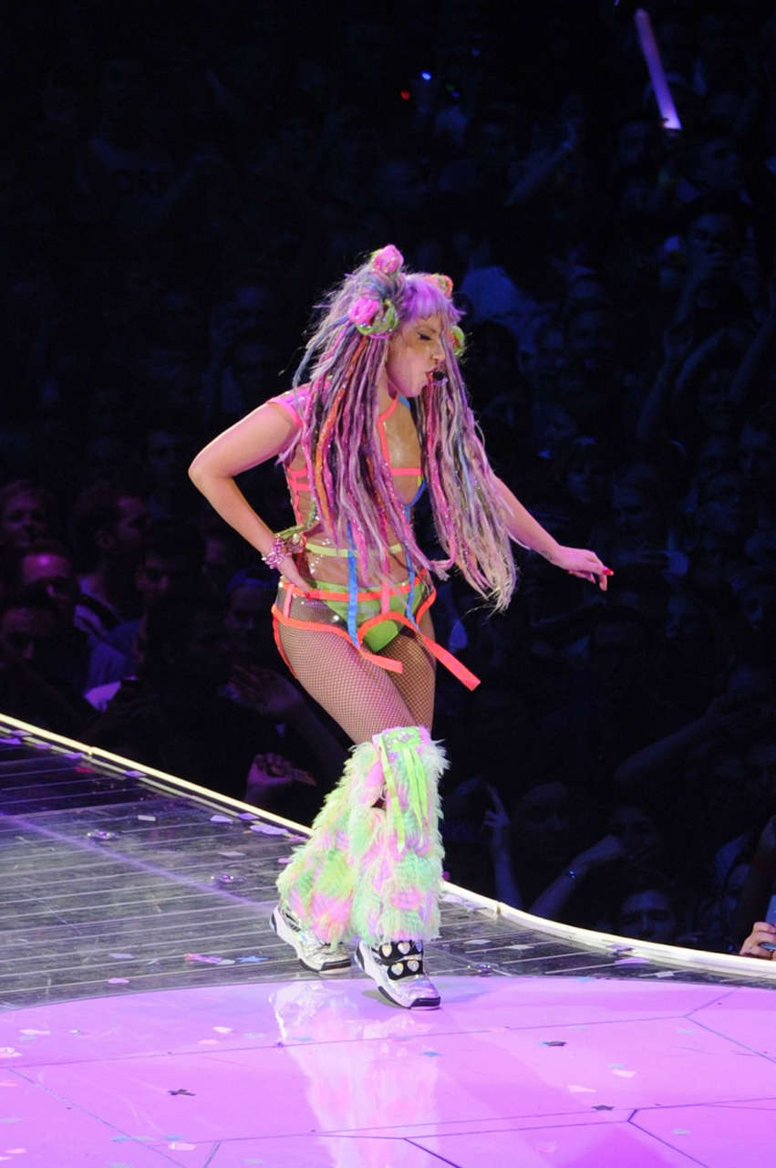 Lady Gaga Performs Artrave Artpop Ball Tour Amsterdam