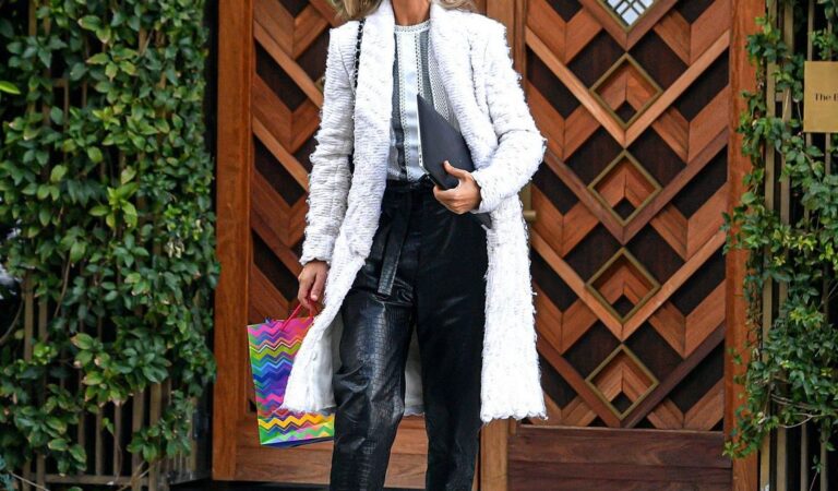 Lady Victoria Hervey After Lunch With Lawyers West Hollywood (7 photos)