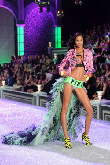 Lais Ribeiro Victorias Secret Fashion Show New York