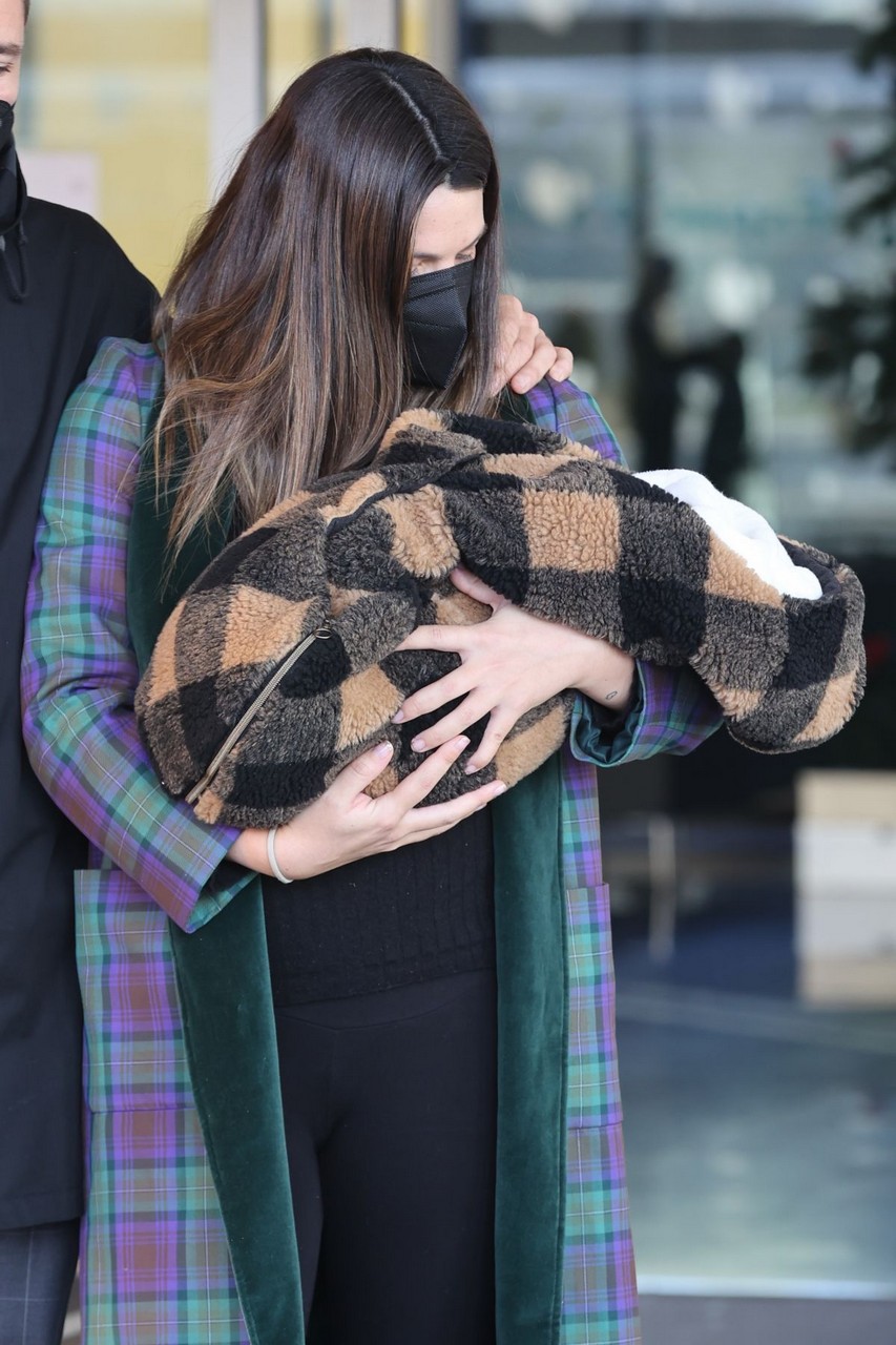 Laura Matamoros Benji Aparicio Out With Their Baby Madrid