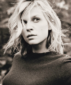 Lauranoncrede Clemence Poesy For Pablo (4 photos)