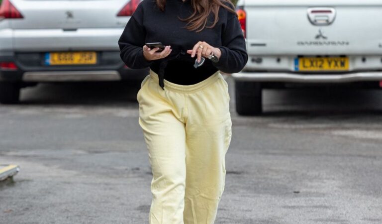 Lauren Goodger Heading To Shop Essex (7 photos)