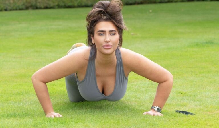 Lauren Goodger Workout Park Essex (13 photos)