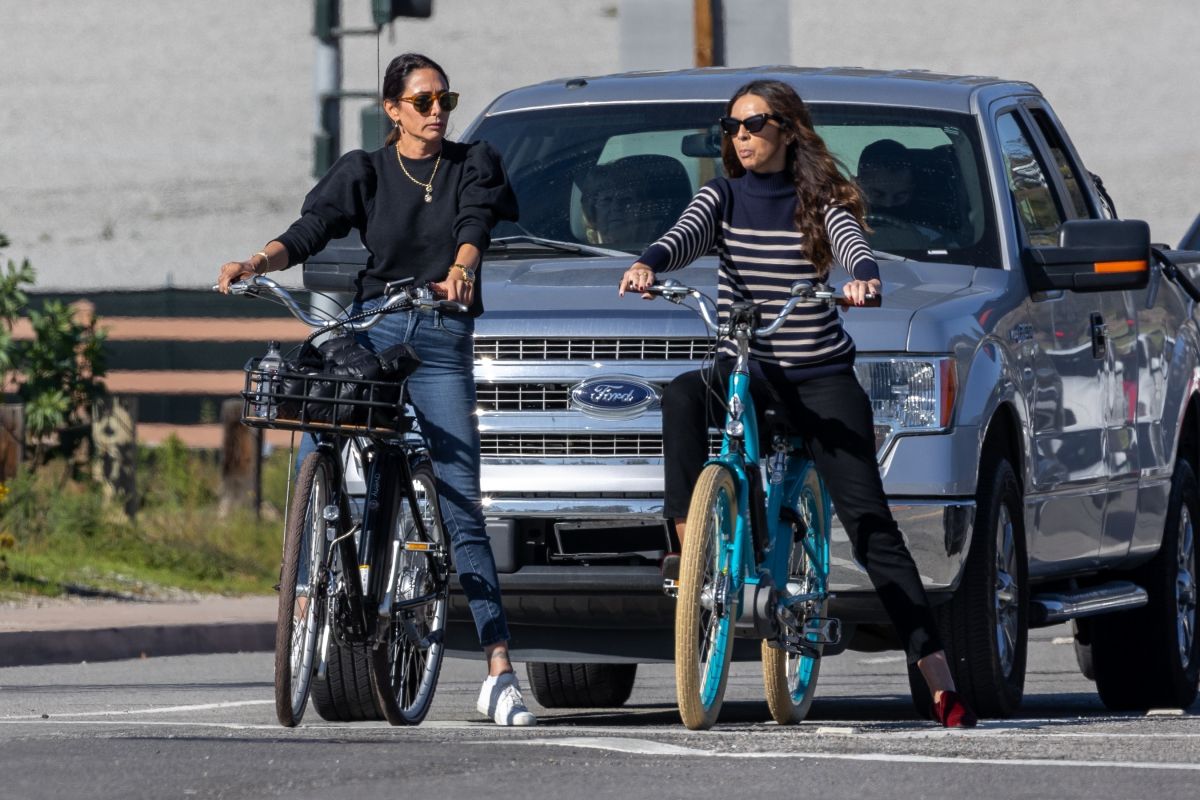 Lauren Silverman And Terri Seymour Out On Bike Ride Malibu