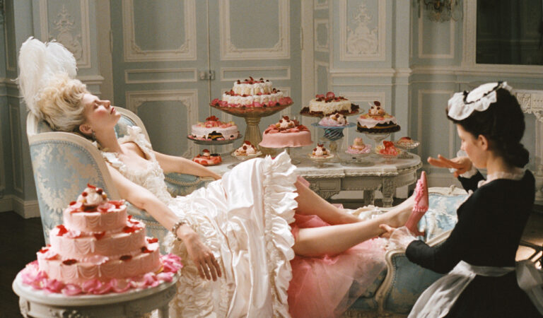 Let Them Eat Cake Kirsten Dunst In Marie Antoinette 2006 (1 photo)